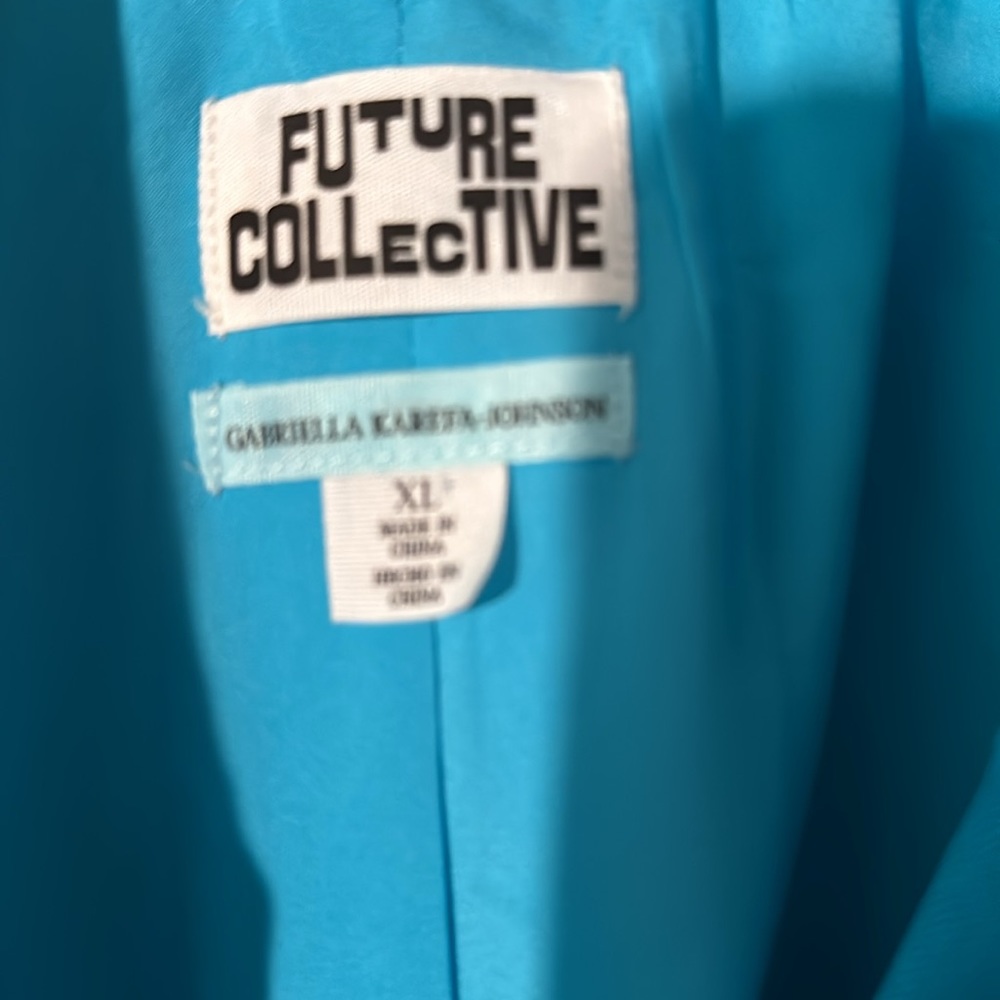 Blazer - Picture 2 of 3